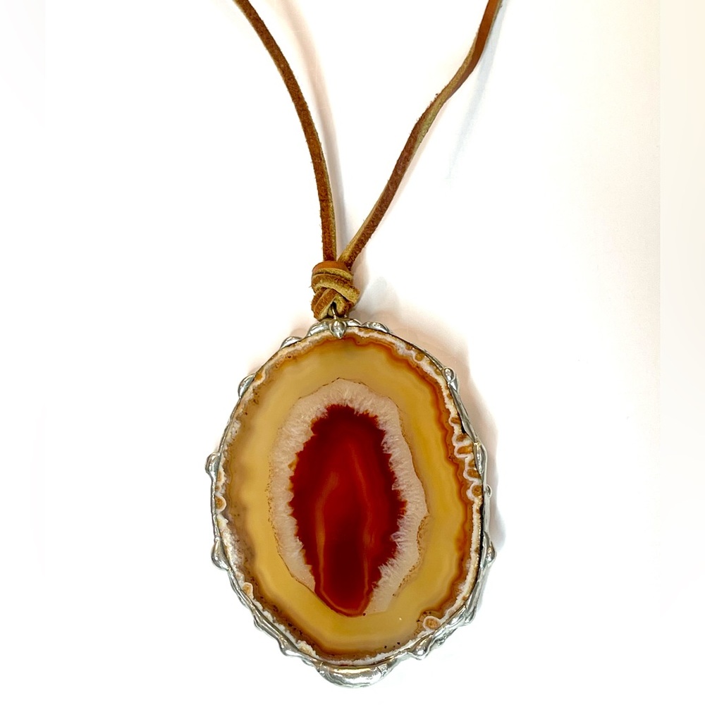 AGATE PENDANT NECKLACE